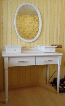 Столик туалетный "Фелиция" с зеркалом и точеными ножками