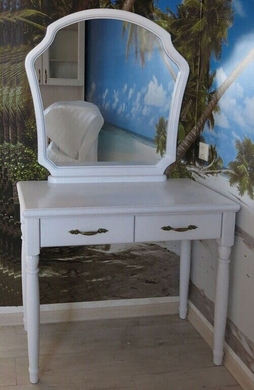 Столик туалетний "Беатріс" з дзеркалом і точеними ніжками